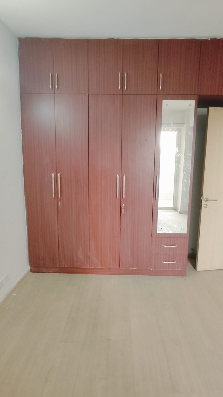 Room, dlf-new-town-heights-ii 4 Bedroom 2356 Sq.Ft. Apartment In Sector 86 Gurgaon 9001373