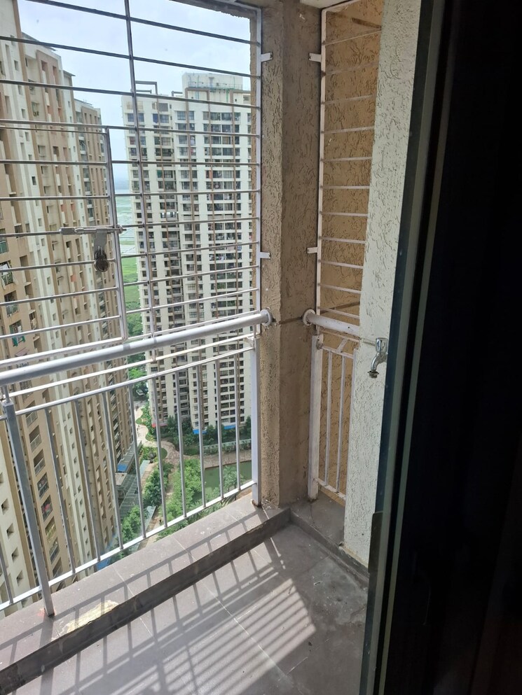 Balcony, lodha-splendora 2 Bedroom 650 Sq.Ft. Apartment In Ghodbunder Road Thane 9001401