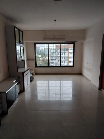 Room in 2 BHK Apartment at Laxmi Palace Vile Parle, Vile Parle East – for Rent