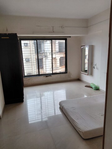 Room in 2 BHK Apartment at Laxmi Palace Vile Parle, Vile Parle East – for Rent