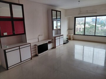 Room in 2 BHK Apartment at Laxmi Palace Vile Parle, Vile Parle East – for Rent