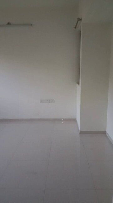 Room in 2 BHK Apartment at Lodha Splendora, Ghodbunder Road – for Rent