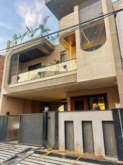 5 BHK + Pooja Room,Servant Room,Study Room,Extra Room Independent House For Sale in Udai Nagar