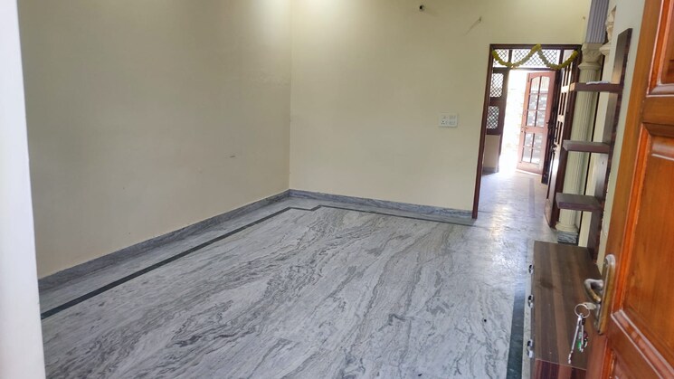 Room, sector 21d 2 Bedroom 1500 Sq.Ft. Villa In Sector 21d Faridabad 9001497