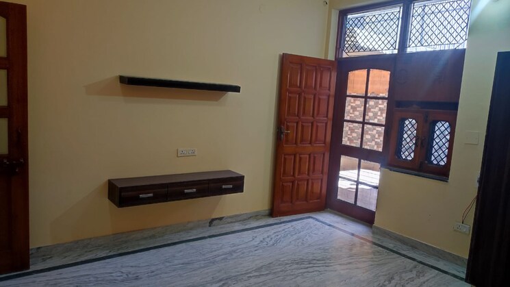 Room, sector 21d 2 Bedroom 1500 Sq.Ft. Villa In Sector 21d Faridabad 9001497