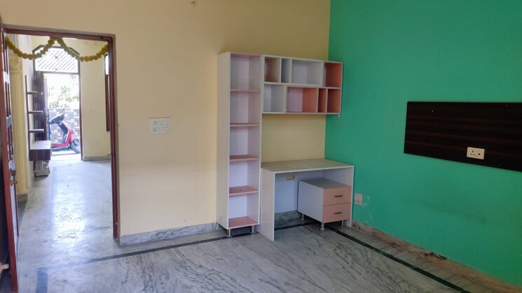 Room, sector 21d 2 Bedroom 1500 Sq.Ft. Villa In Sector 21d Faridabad 9001497