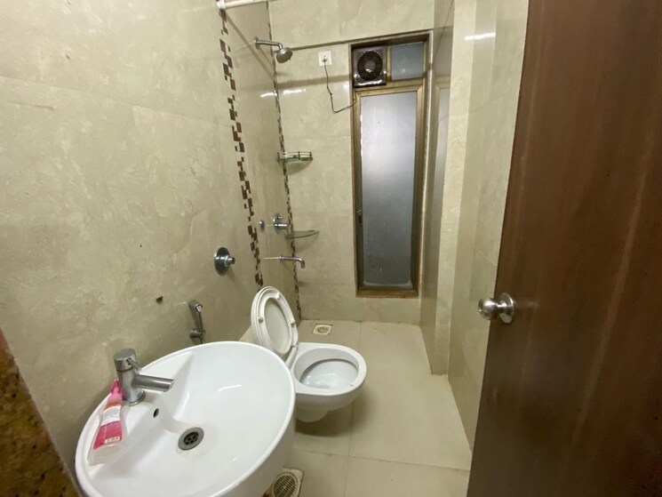 Bathroom, seven-bungalow 3 Bedroom 1430 Sq.Ft. Apartment In Andheri West Mumbai 9001499