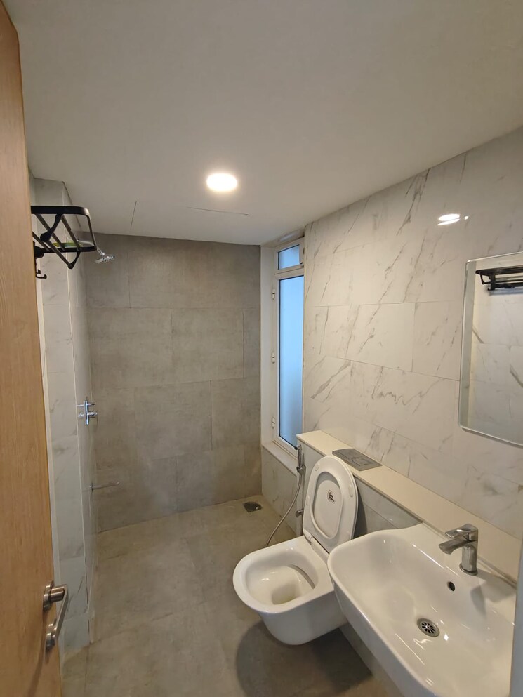 Attached Bathroom, lodha-bella-vita 2 Bedroom 1300 Sq.Ft. Apartment In Nibm Road Pune 9001513