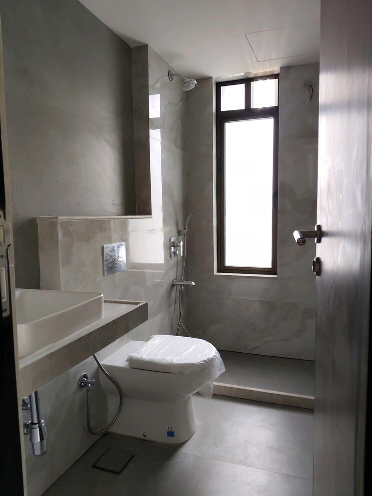 Attached Bathroom, seven-bungalow 3 Bedroom 1180 Sq.Ft. Apartment In Andheri West Mumbai 9001525