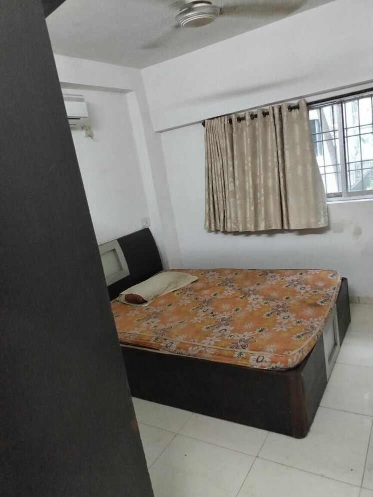 Bedroom, seven-bungalow 3 Bedroom 1100 Sq.Ft. Apartment In Andheri West Mumbai 9001543