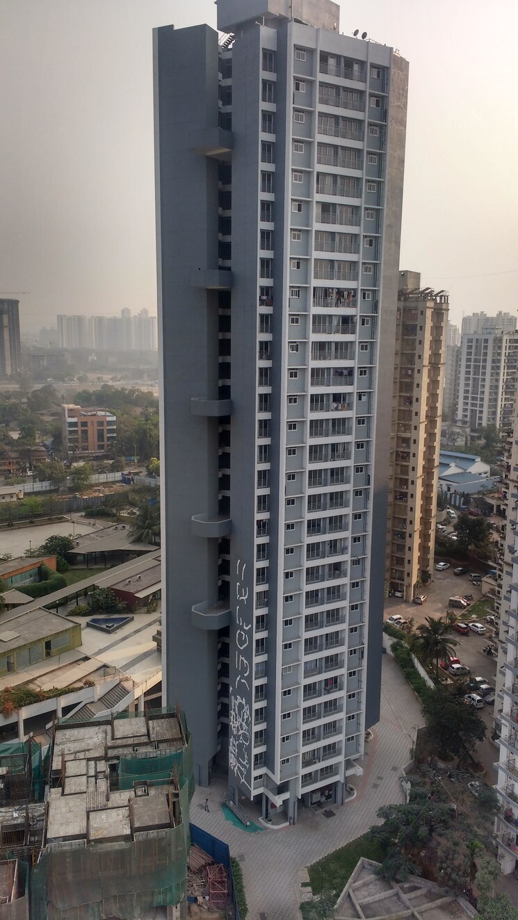Exterior View, clover-everest-world-chs-ltd 2 Bedroom 650 Sq.Ft. Apartment In Kolshet Road Thane 8989386
