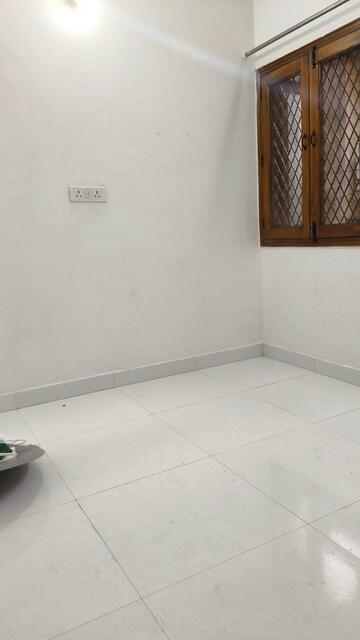 2 BHK Builder Floor For Rent in Dayanand Colony