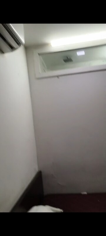 Room in 3 BHK Builder Floor at Pitampura – for Rent