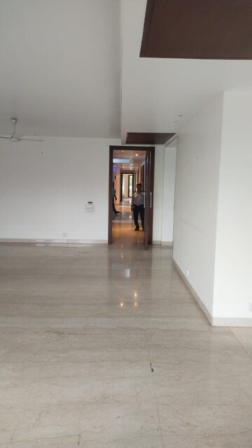 Room in 2 BHK Builder Floor at Lajpat Nagar 4 – for Rent