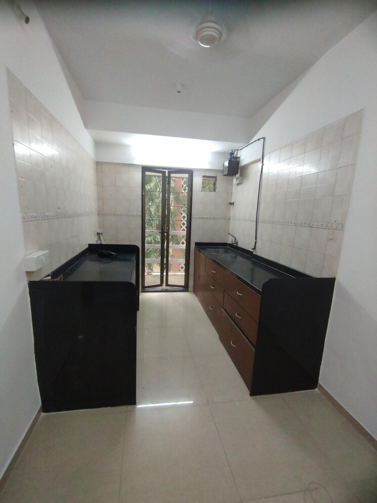 Kitchen, andheri west 3 Bedroom 1000 Sq.Ft. Apartment In Andheri West Mumbai 9001599