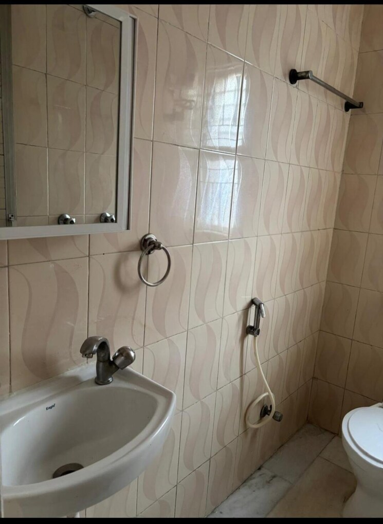 Bathroom, seven-bungalow 3 Bedroom 1100 Sq.Ft. Apartment In Andheri West Mumbai 9001635