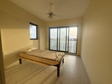 Bedroom in 3 BHK Apartment at Andheri West – for Rent