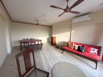 Bedroom in 3 BHK Apartment at Andheri West – for Rent
