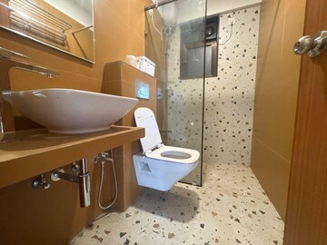 Team Area in 3 BHK Apartment at Andheri West – for Rent