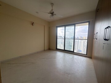 Room in 3 BHK Apartment at Andheri West – for Rent