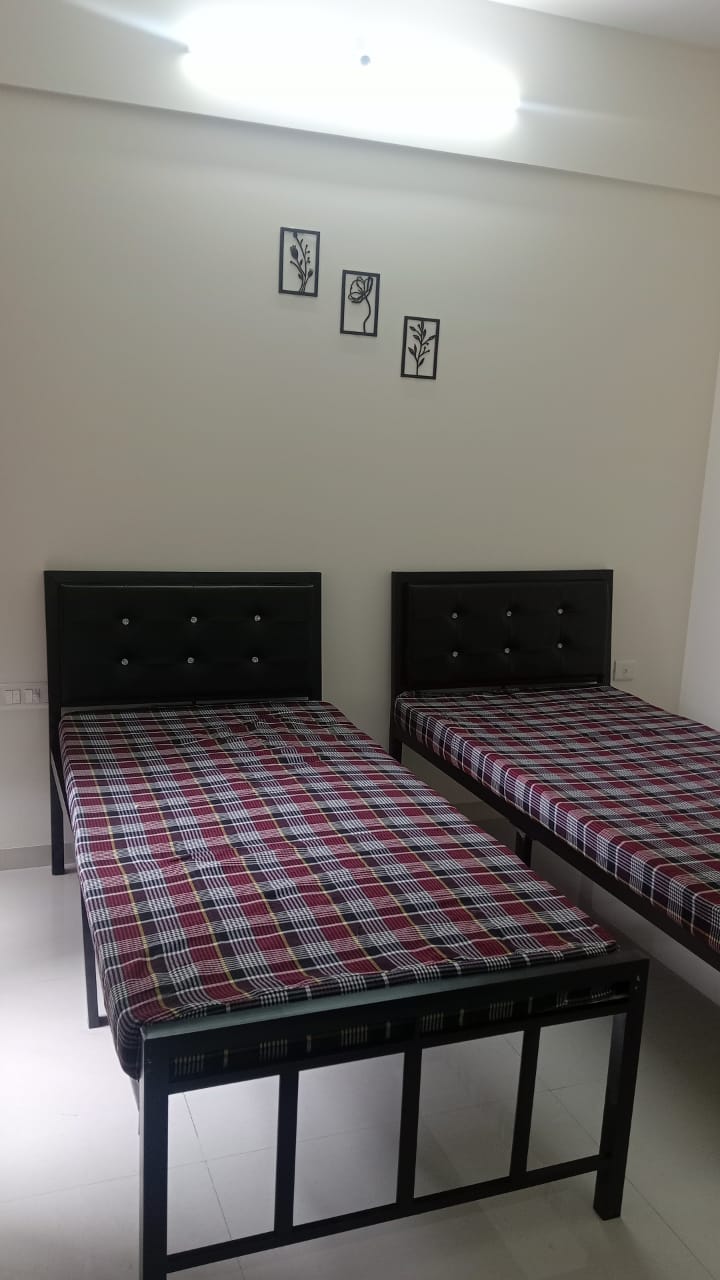 2 BHK + Extra Room Apartment For Rent in Sheth Zuri
