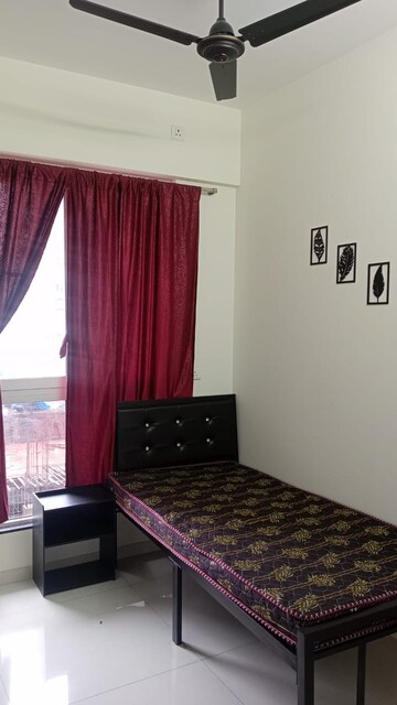 Bedroom in 2 BHK Apartment at Sheth Zuri, Laxmi Nagar – for Rent