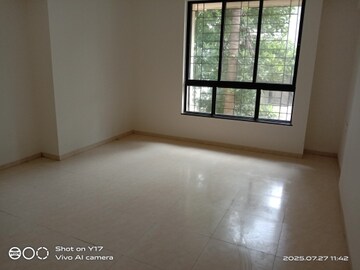Room in 3 BHK Apartment at University Road – for Rent