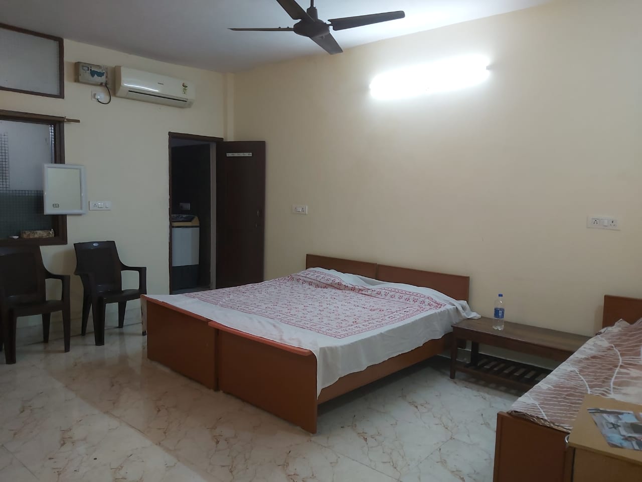 2 BHK Builder Floor For Rent in Nehru Enclave