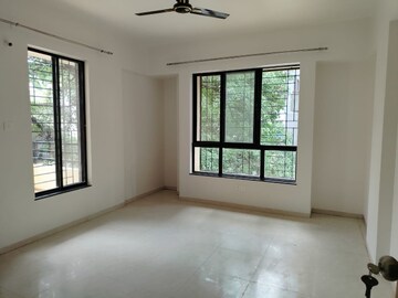 Room in 3 BHK Apartment at University Road – for Rent