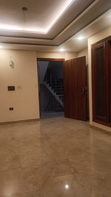 Room in 3 BHK Builder Floor at RWA Apartments Sector 45, Sector 45 – for Rent