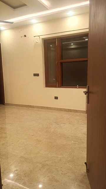 Room in 3 BHK Builder Floor at RWA Apartments Sector 45, Sector 45 – for Rent