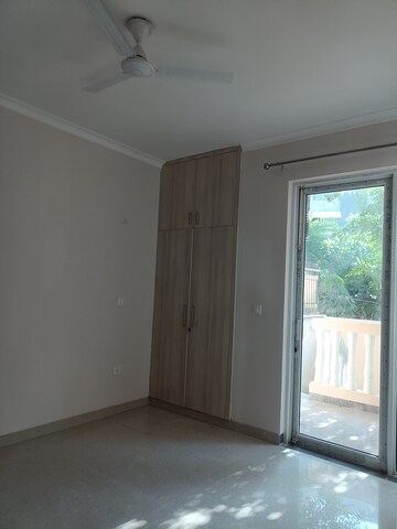 Room in 4 BHK Builder Floor at Ansal API Esencia, Sector 67 – for Rent