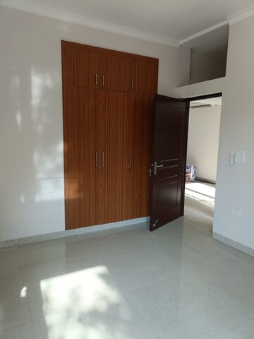 Room in 4 BHK Builder Floor at Ansal API Esencia, Sector 67 – for Rent