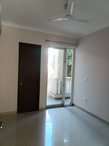 Room in 4 BHK Builder Floor at Ansal API Esencia, Sector 67 – for Rent