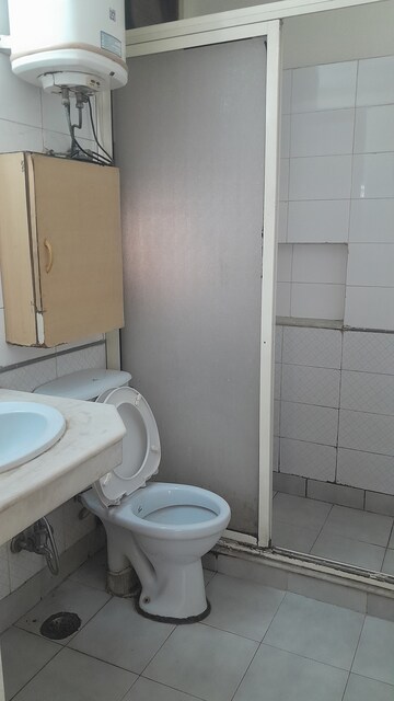Bathroom in 3 BHK Builder Floor at Unitech South City II, Sector 50 – for Rent