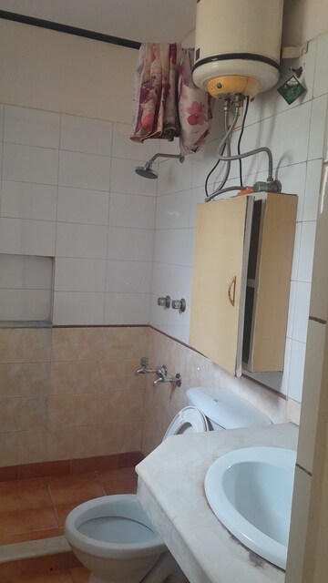 Bathroom in 3 BHK Builder Floor at Unitech South City II, Sector 50 – for Rent