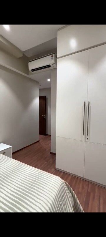 Room in 3 BHK Apartment at Piramal Mahalaxmi, Mahalaxmi – for Rent