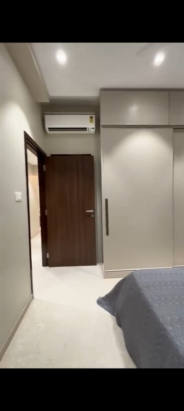 Building Lobby in 3 BHK Apartment at Piramal Mahalaxmi, Mahalaxmi – for Rent