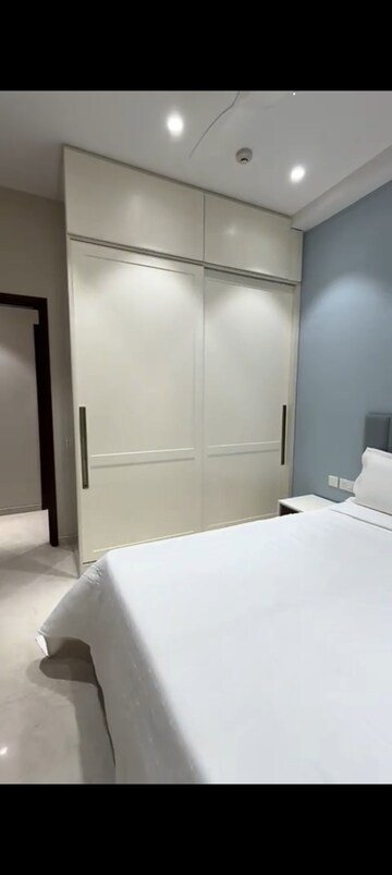 Room in 3 BHK Apartment at Piramal Mahalaxmi, Mahalaxmi – for Rent