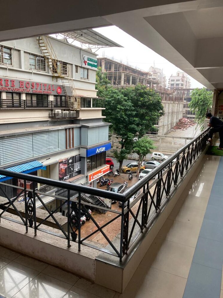 Balcony, city light Commercial Office Space 350 Sq.Ft. In City Light Surat 9001796