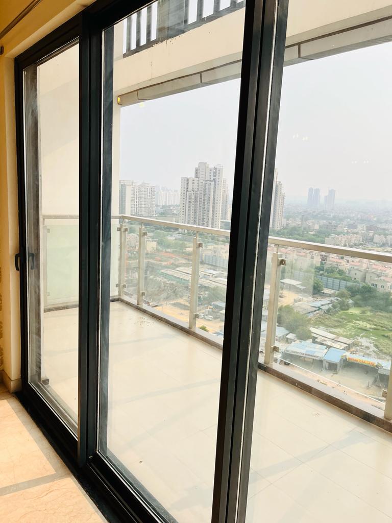 4 BHK + Pooja Room,Servant Room Apartment For Rent in M3M Golf Estate Fairway East