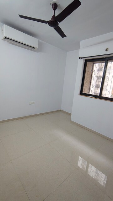 Room in 1 BHK Apartment at Lodha Palava Downtown Dombivli East, Dombivli East – for Rent