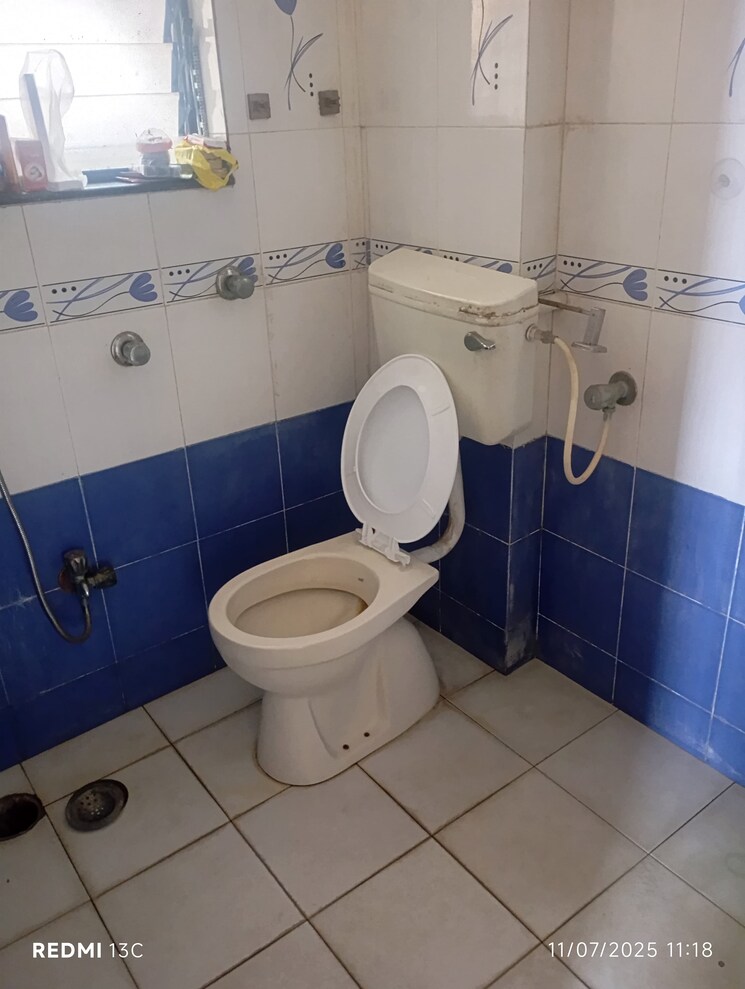 Bathroom, astha-baner 2 Bedroom 720 Sq.Ft. Apartment In Baner Pune 9001869