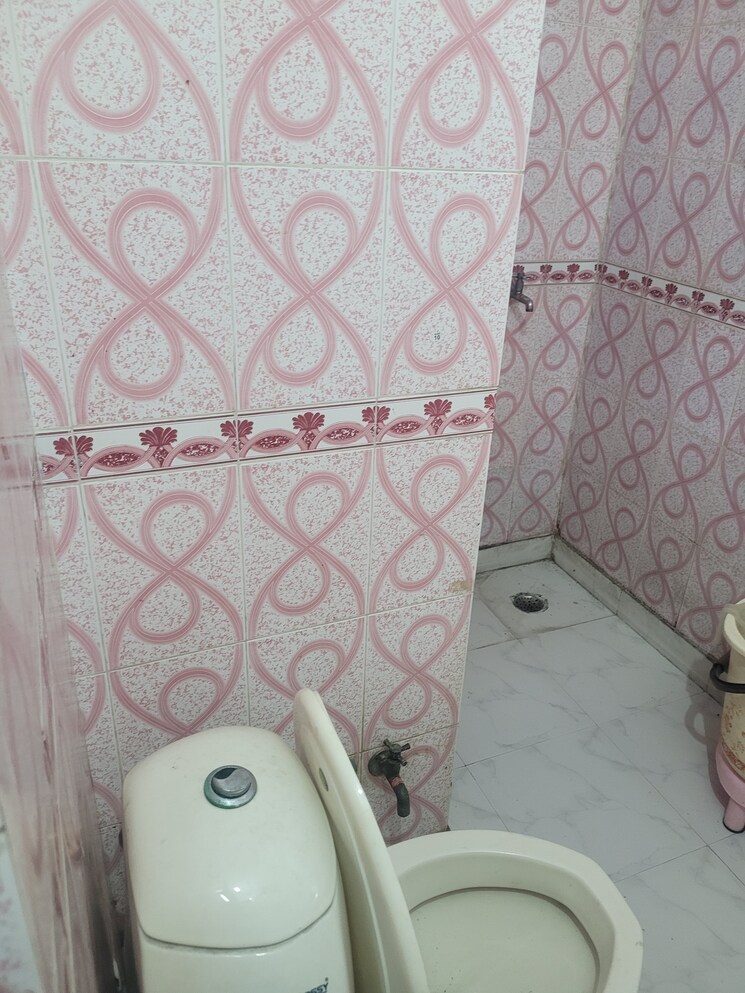 Map Location, netaji subhash place 1 RK 590 Sq.Ft. Builder Floor In Netaji Subhash Place Delhi 9001877