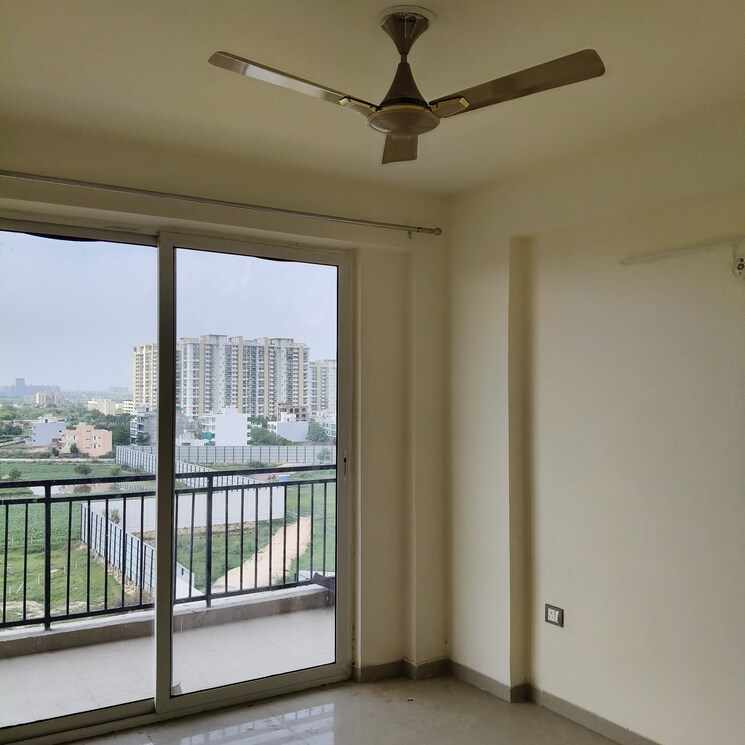 Room, rof-aalayas-phase-2 3 Bedroom 645 Sq.Ft. Apartment In Sector 102 Gurgaon 9001897