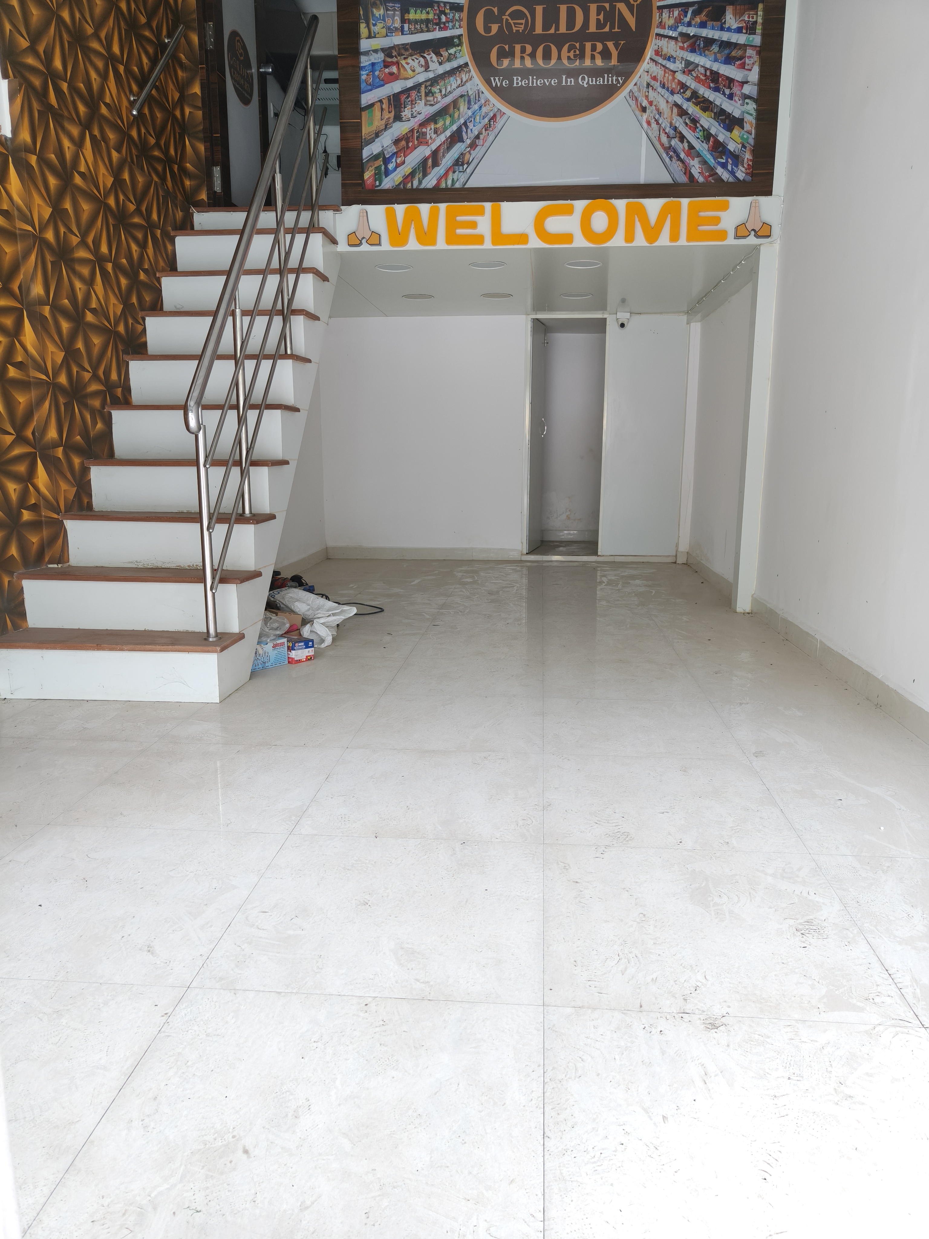 Retail Shop For Rent in Bhagwan Apartment 
