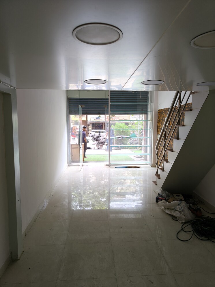 Room, seawoods sector 44a Commercial Shop 700 Sq.Ft. In Seawoods Sector 44a Navi Mumbai 9001903