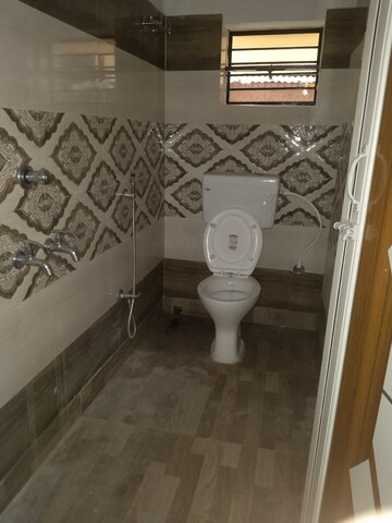 Bathroom in 3 BHK Apartment at Kolkatta Gpo – for Sale