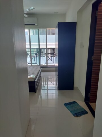 Room in 2 BHK Apartment at Laxmi Vihar Khar, Khar West – for Rent