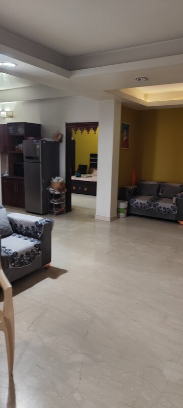 Living Room in 4 BHK Builder Floor at Sector 51 – for Rent